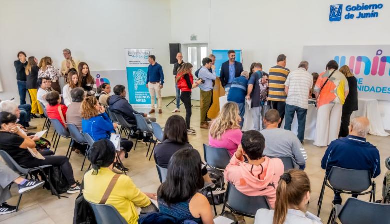 Se concretó un nuevo acto de firma de escrituras sociales en Junín