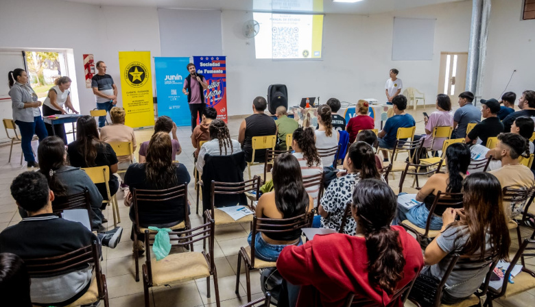 Vecinos del Barrio Emilio Mitre participaron de una nueva jornada de capacitación para la licencia de conducir