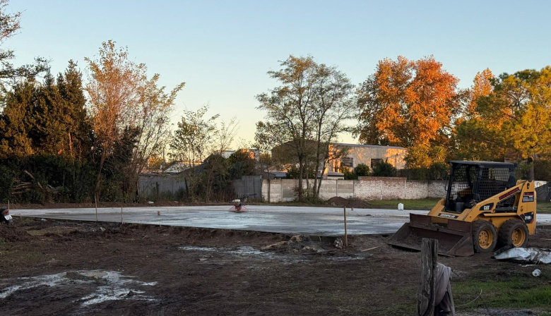 Arribeños: el Municipio construye un playón deportivo en la Escuela Secundaria 4 “René Favaloro”