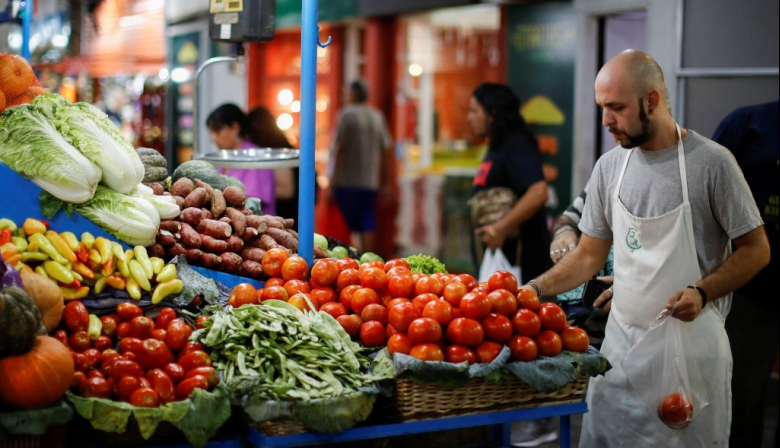 Golpe al bolsillo: el consumo masivo retrocedió en abril