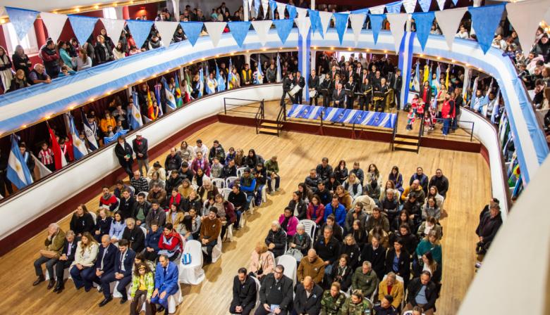 Lincoln conmemoró el 216° aniversario de la "Revolución de Mayo"