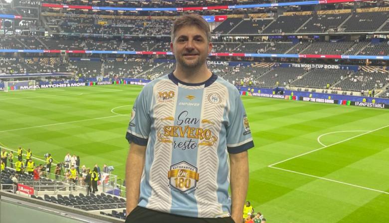 Mundial: con la camiseta del Depo, un vecino de Baigorrita alentó a la Selección en Estados Unidos