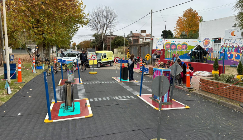 Educación vial para aprender jugando: niños de General Arenales participaron de una jornada de concientización