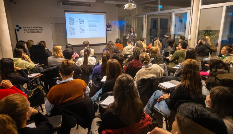 Comenzó el curso sobre Comunicación y Contenido en Redes Sociales con más de 50 inscriptos