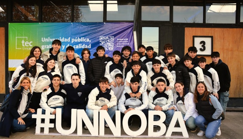 Un centenar de jóvenes de todo el distrito de Lincoln participó de TecUNNOBA