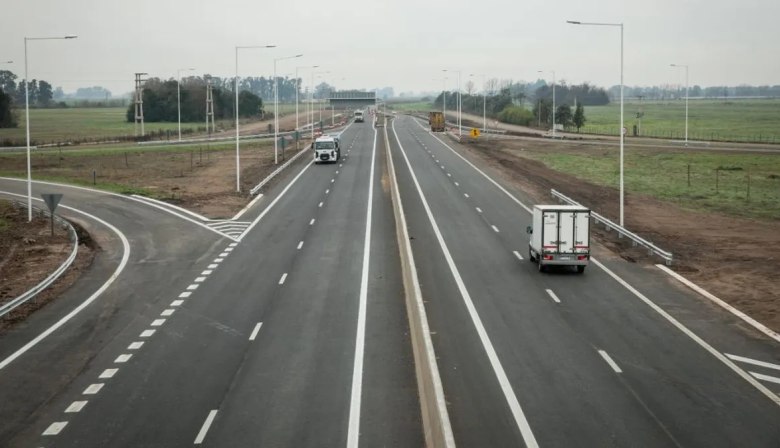 A diez años del inicio de la autopista de Ruta 7 hacia Junín: 118 kilómetros terminados y dos tramos paralizados