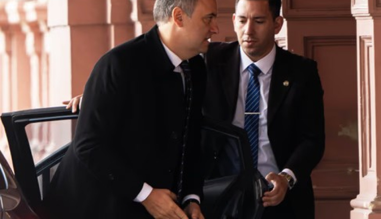 El peronismo en el Senado se sumó a la ofensiva contra Adorni: exigen su remoción del cargo