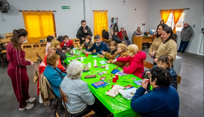 El Municipio continúa promoviendo herramientas para fortalecer el bienestar y los vínculos en los adultos mayores