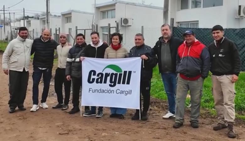 Con apoyo de Fundación Cargill, plantaron 38 árboles en el barrio Eduardo Mango