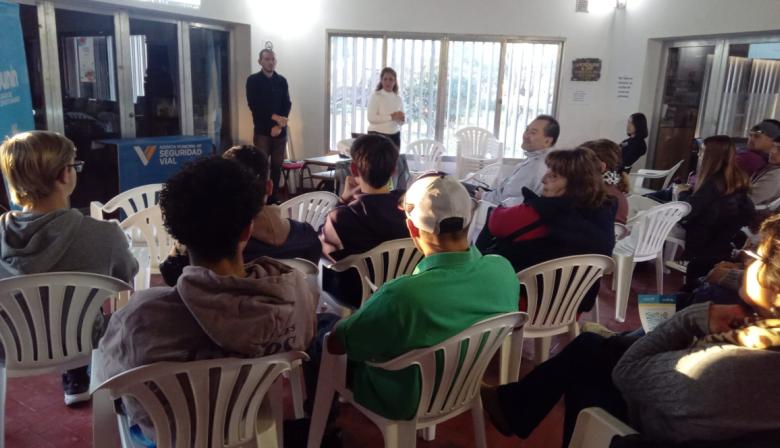 Vecinos de Morse asistieron a un curso para tramitar la licencia de conducir