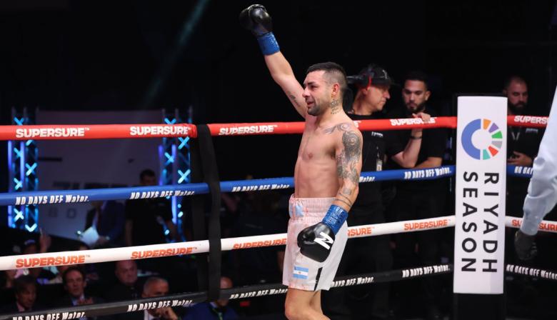 Batacazo de Andrés "La Maquinita" Sosa en Estados Unidos: derrotó al invicto Dominic Francis