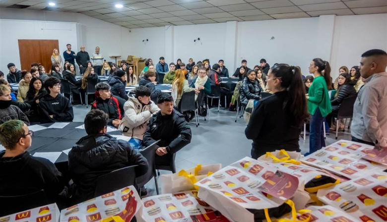 Con la apertura de McDonald's en Junín, 85 jóvenes fueron incorporados a su primer empleo