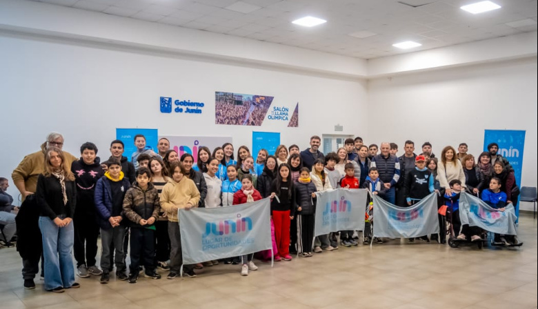 Entregaron nuevas becas a deportistas juninenses