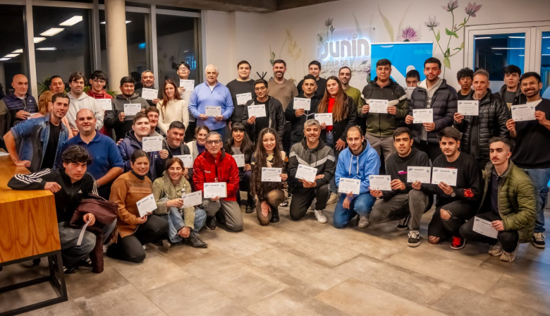 Nueva entrega de certificados a egresados de los cursos gratuitos impulsados por el Municipio