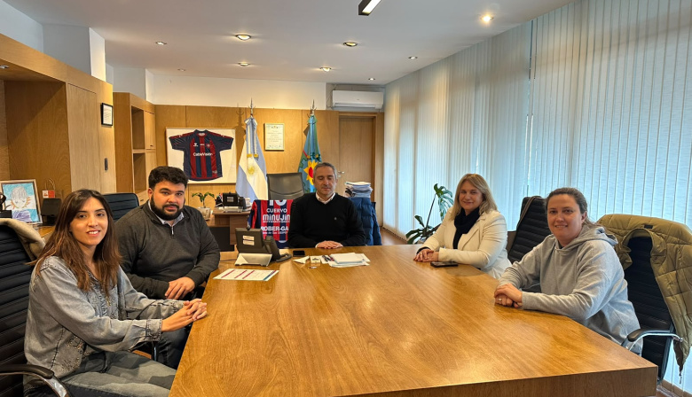 Revilla mantuvo reuniones de gestión en La Plata para fortalecer el trabajo conjunto en desarrollo social y educación