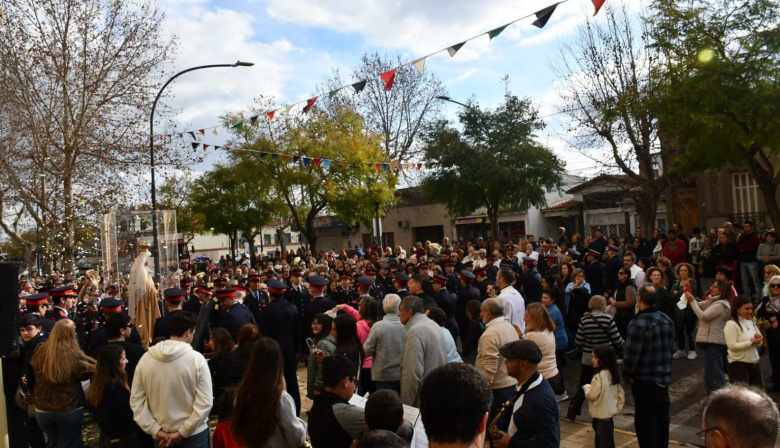 Chivilcoy celebró a su patrona con una bicicleteada, procesión y misa por los 137 años de la festividad de la Virgen del Carmen