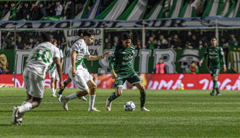 Sarmiento tuvo una actuación pobrísima, perdió con Banfield y complicó su permanencia