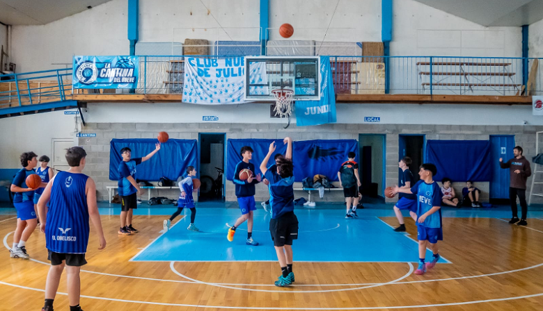 El Club 9 de Julio va por la final del Provincial U13 con el acompañamiento del Municipio