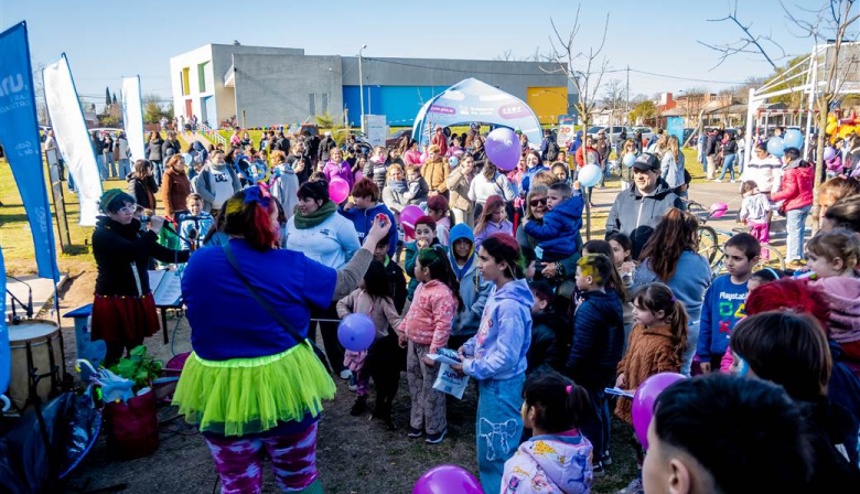 El Gobierno de Junín celebró el Mes de las Infancias con una gran jornada familiar en el Polideportivo Firpo