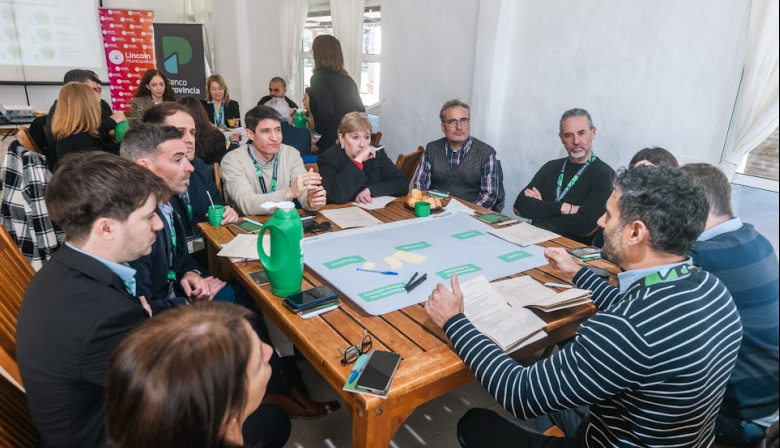 El Banco Provincia reunió a municipios de la Región en Lincoln