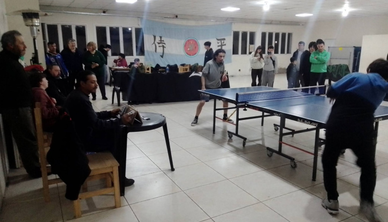 Jornada de tenis de mesa para recaudar fondos destinados a la Escuela Técnica 2 de Junín