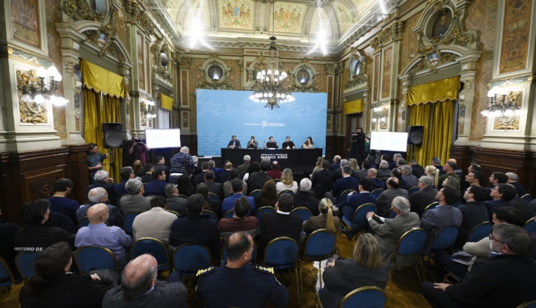 Ante intendentes, Kicillof presentó el plan de políticas de prevención y mitigación del Súper Niño