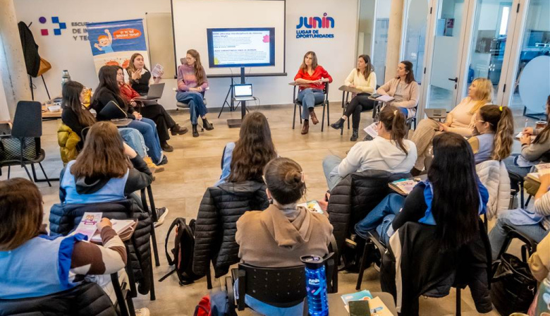 Jardines Maternales Municipales: jornada de trabajo para prevenir y detectar situaciones de violencia