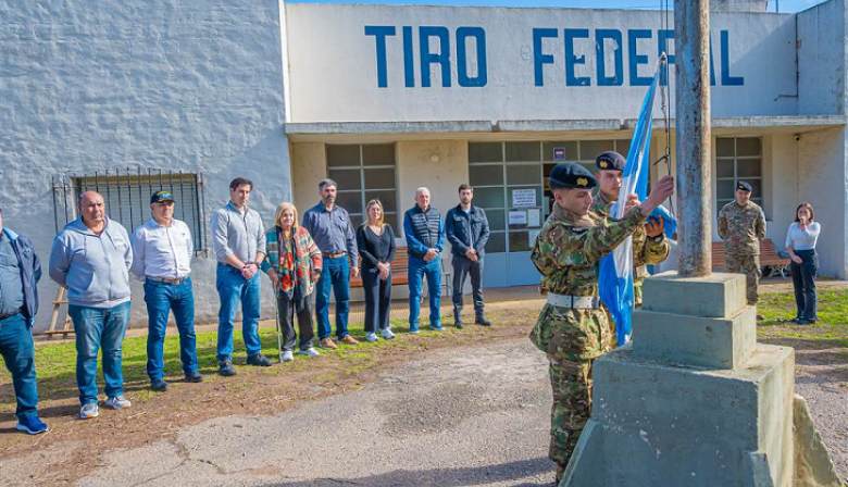 Restituyen bandera nacional en el Tiro Federal