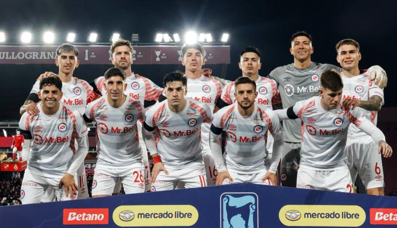 Argentinos Juniors empató con Lanús y ahora Sarmiento es escolta de la Zona B