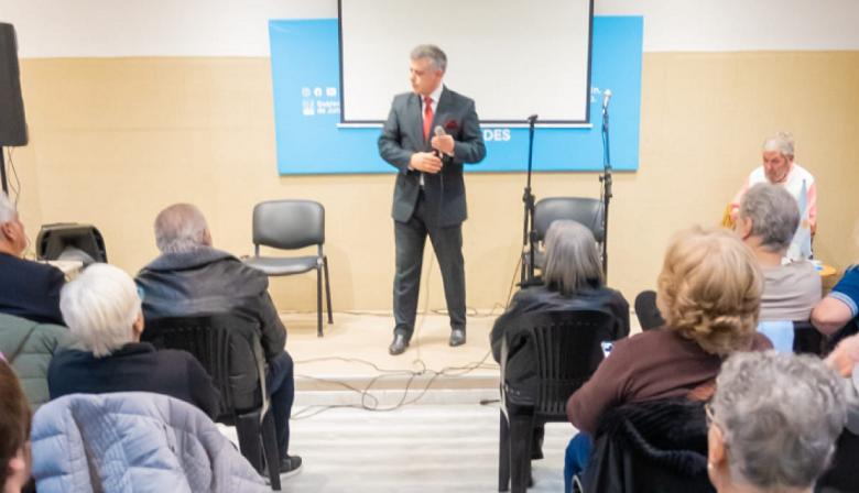 Grato reconocimiento a Franco Raimondi y Los Seguidores del Atardecer en el MUMA