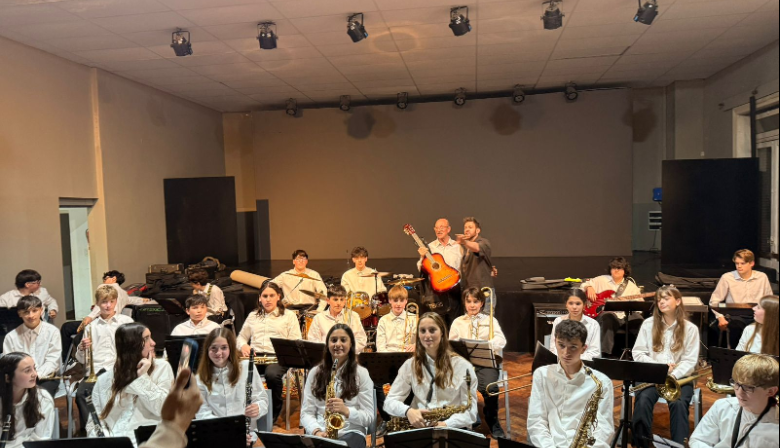 La Banda Municipal “Juan P. Oviedo” estará presente en el show de Axel