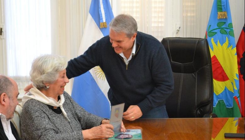 María Adela Antokoletz llegó a Chacabuco para presentar su libro sobre memoria e historia