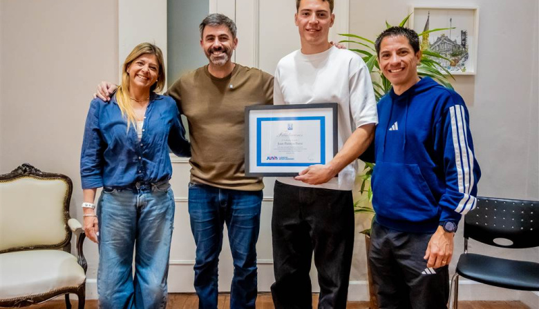 Juan Patricio Batac fue recibido por Fiorini tras obtener la Medalla de Oro en los Suramericanos