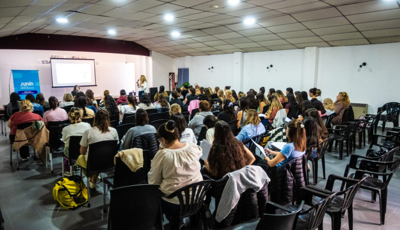 Bromatología dictó un nuevo curso sobre seguridad alimentaria en el Club de Leones
