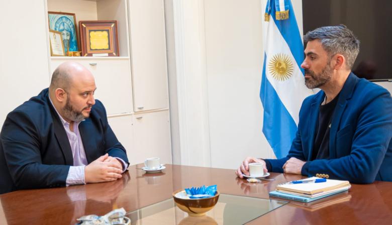 El Banco Macro adelanta el pago de tasas y realiza un aporte económico para el nuevo sistema de movilidad sustentable en Junín