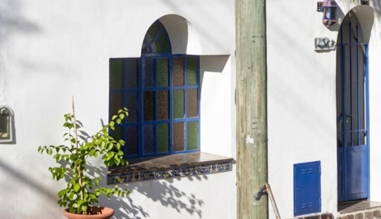 Una postal mediterránea entre las casas tradicionales de Junín: la vivienda que sorprende con su estilo