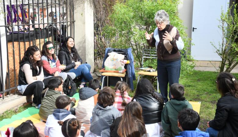 La Feria del Libro y las Culturas abrió sus puertas en Chivilcoy