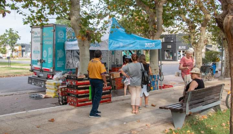 El camión de pastas y lácteos vuelve a recorrer las localidades de Leandro N. Alem