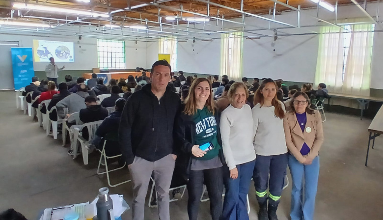 Cerca de 70 vecinos del barrio 11 de Julio participaron de un curso para obtener la Licencia de Conducir