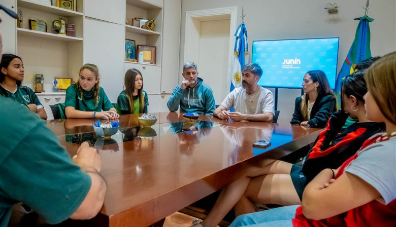 Fiorini recibió a más deportistas que representarán a Junín en las finales de los Juegos Bonaerenses