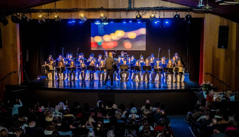 La Banda Municipal “Juan P. Oviedo” celebró sus 34 años con un show de primer nivel en “La Ranchería”