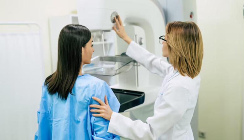 Entre saber y actuar: 4 de cada 10 mujeres en Argentina no se realizan la mamografía regularmente