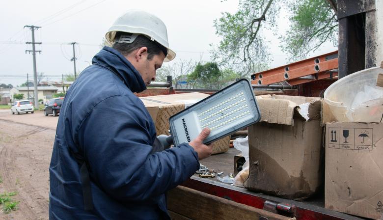 Lincoln renueva el alumbrado en barrios y suma obras de mantenimiento vial