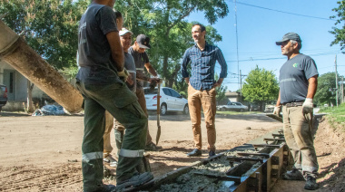 Realizan obras de cordón cuneta y pavimento en el barrio Mayor López