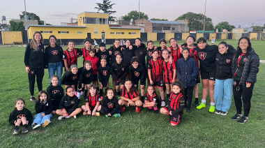 Gran encuentro de fútbol infantil femenino en el Club River Plate de Junín