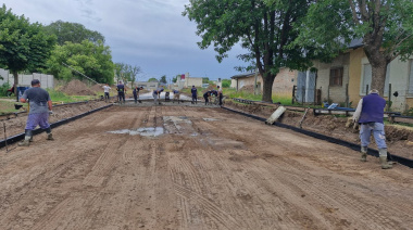 Realizan tareas de pavimentación en inmediaciones del hospital municipal de General Pinto