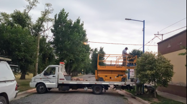 Colocan nuevas luminarias en Rafael Obligado