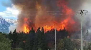 Feroz incendio en Epuyén: se consumieron más de 2 mil hectáreas y debieron evacuar 200 viviendas