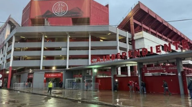 Pintadas contra dirigentes, representantes y hasta periodistas en la cancha de Independiente en la previa del partido ante Sarmiento