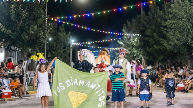 En Lincoln, el carnaval de las localidades se despide en El Triunfo